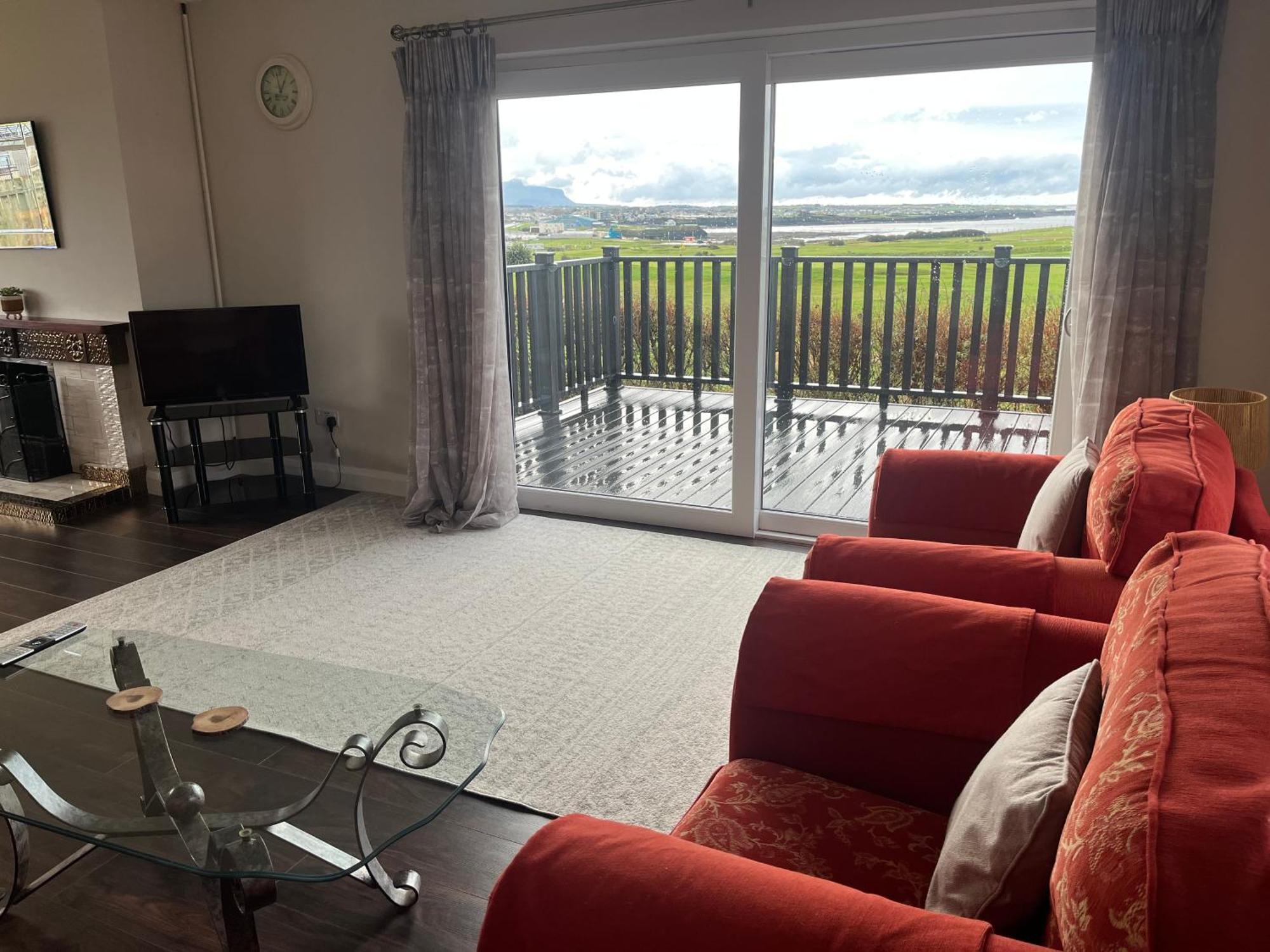 9 Tullan Strand,