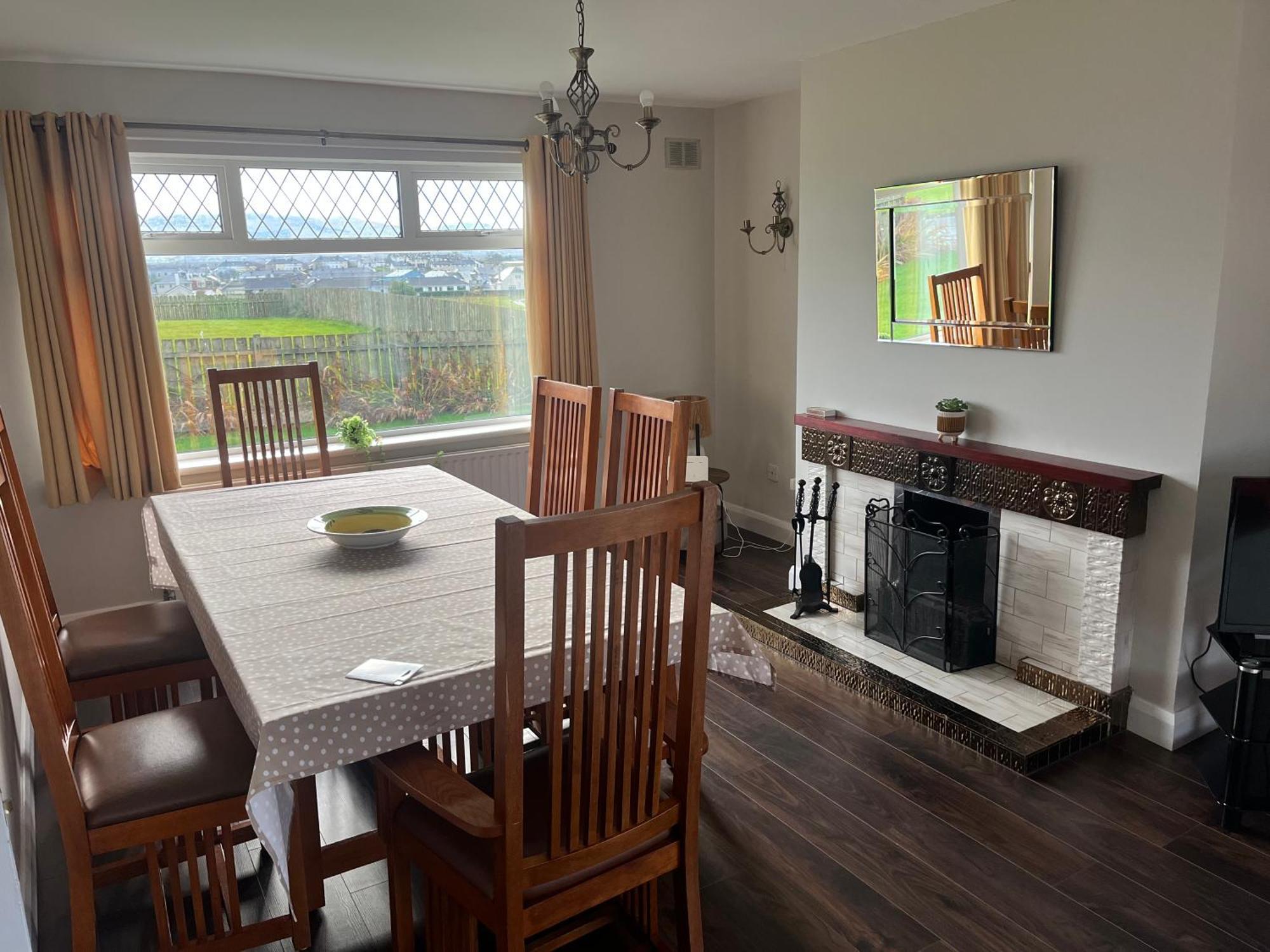 9 Tullan Strand, *
